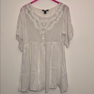 White embroidered dress. Forever 21
